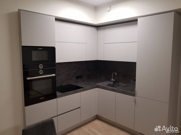 Кухонный гарнитур угловой