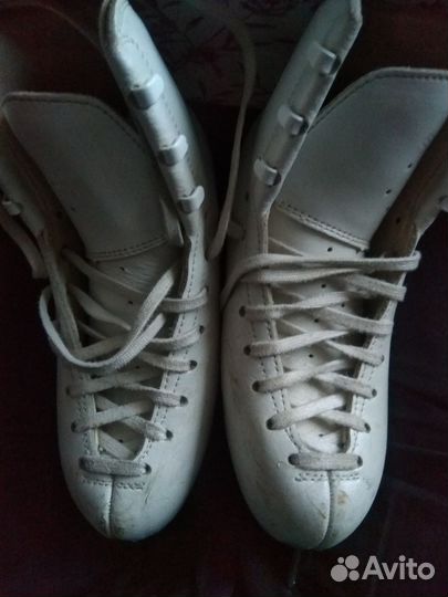 Фигурные коньки edea 205