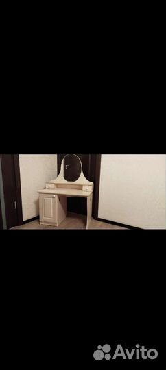Детский туалетный столик с зеркалом