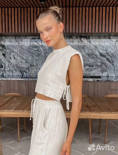 Льняной костюм женский