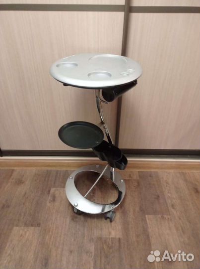Столик для салонов красоты и парикмахерских