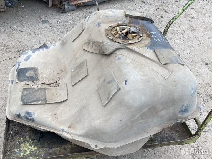 Бензобак ауди 100 С4