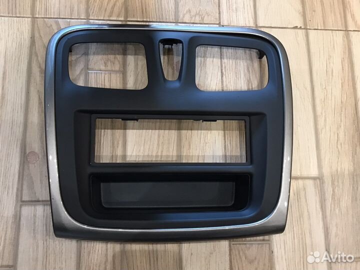 Перезолная планка рено логан 2