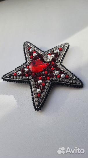Брошь из бисера