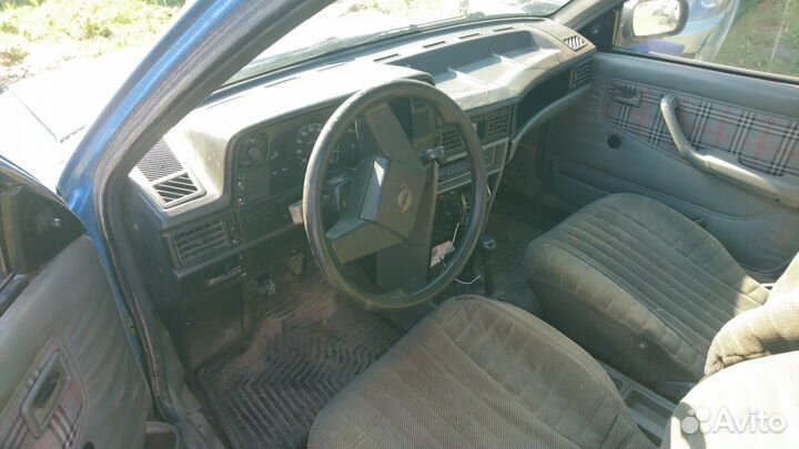 Запчасти на opel kadett