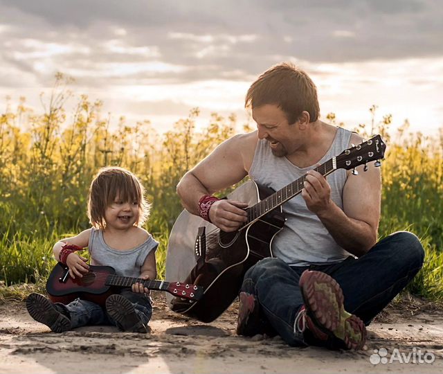 Игра на классической гитаре и укулеле