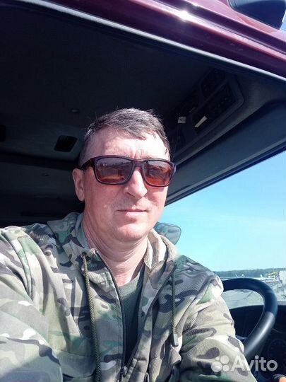 Водитель самосвала