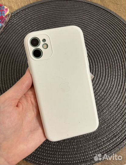 Чехлы на телефон iPhone 11