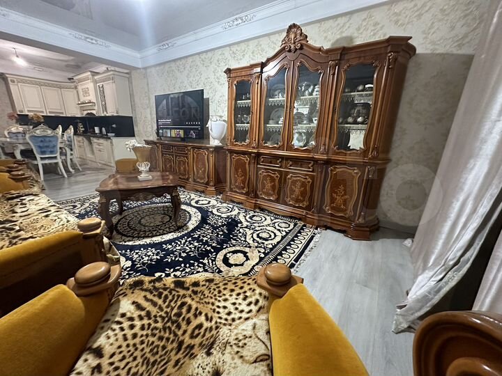 3-к. квартира, 100 м², 9/9 эт.