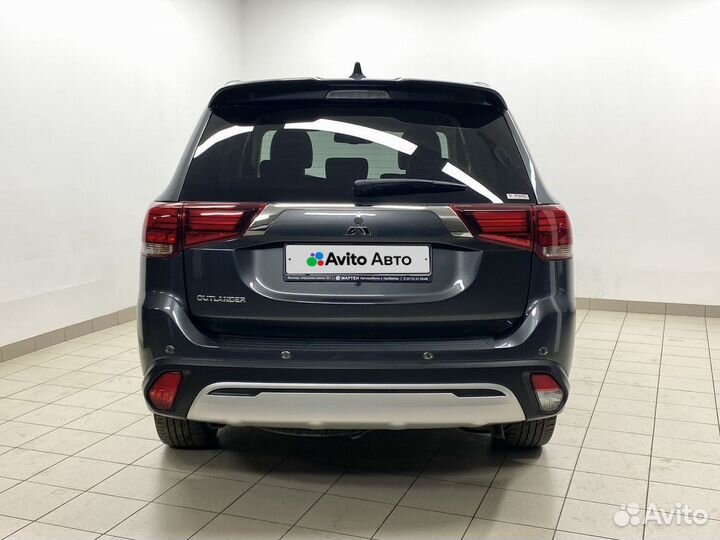 Mitsubishi Outlander 2.4 CVT, 2022, 49 343 км