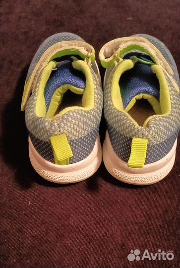 Кроссовки детские