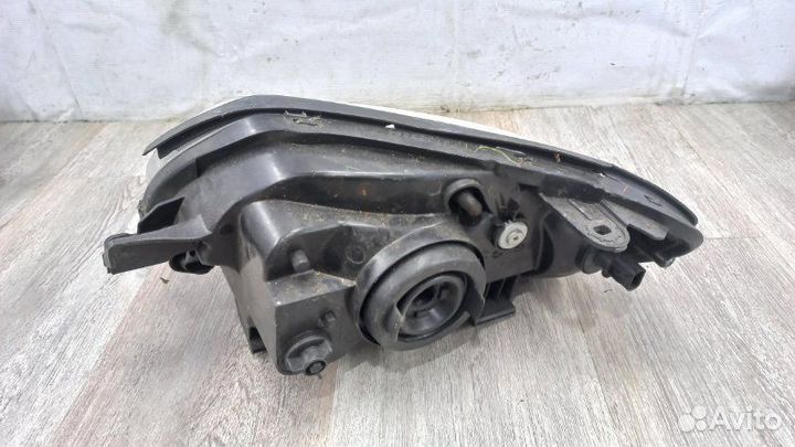 Фара передняя правая Hyundai Accent 3 2007