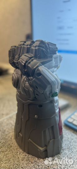 Перчатка Таноса