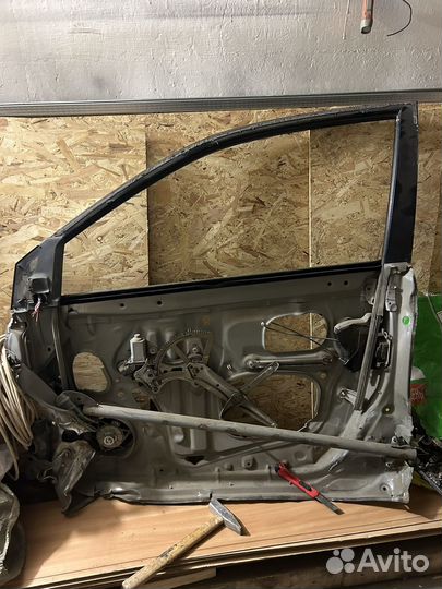 Дверь передняя левая allion 2004