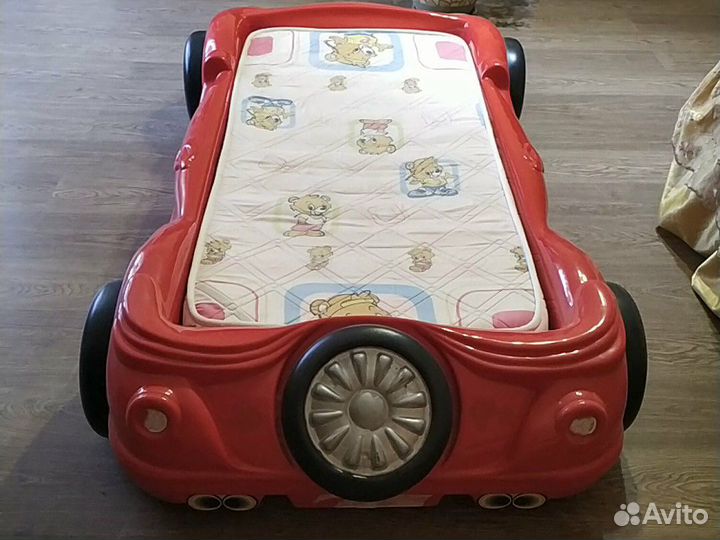 Кровать- машина детская бу