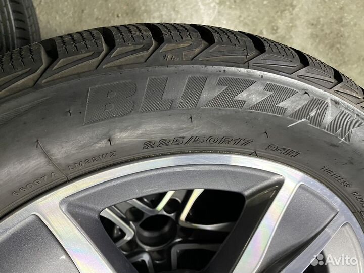 R20 Bridgestone Blizzak LM-25 225/50, PCD 5x112 DIA 66.6
