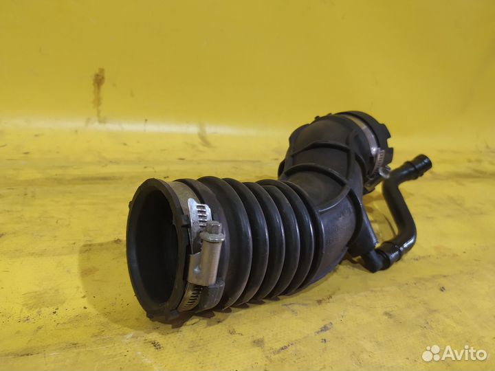 Патрубок воздушного фильтра Renault Fluence 2010