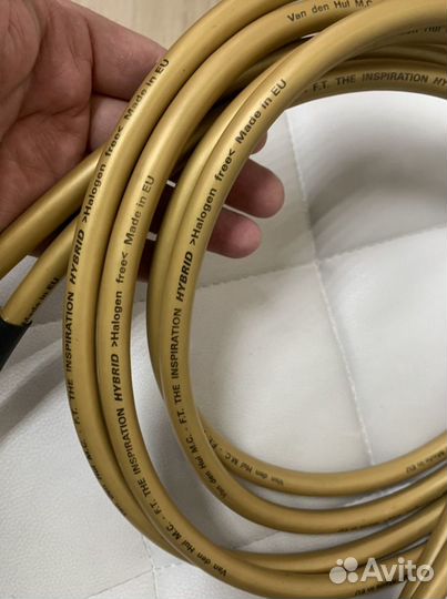 Акустический кабель van den hul