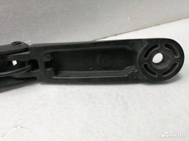 Поводок стеклоочистителя передний правый