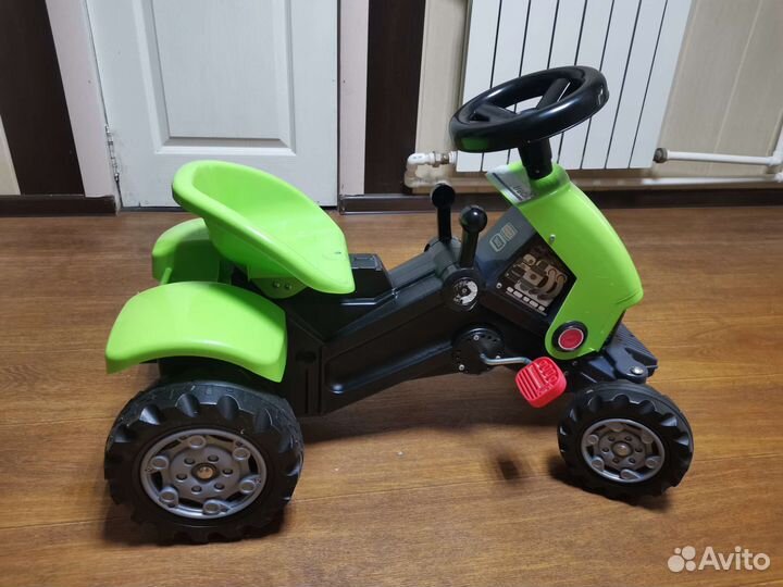 Машинка каталка трактор