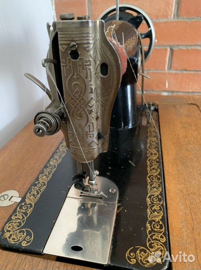 Швейная машинка ретро