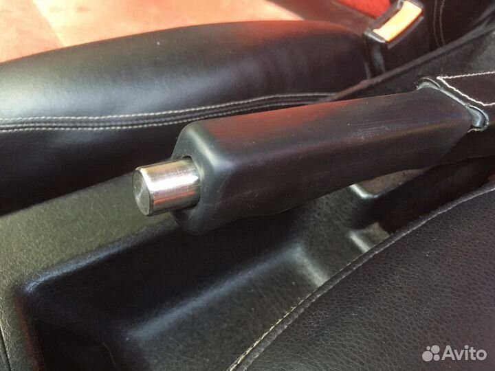 Кнопка нажимная рычага стояночного тормоза audi/VW