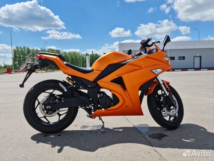 Электрический мотоцикл Yamaha R3