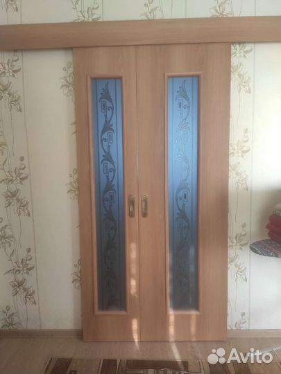 Двери межкомнатные, распашные с фурнитурой б/у