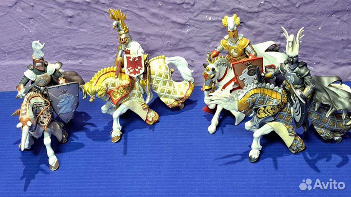Коллекционные фигурки Рыцарь на коне