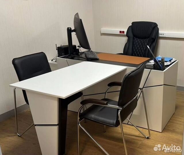 Стол руководителя Coruna в офис под заказ