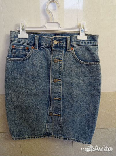 Юбки Levi's, Lee