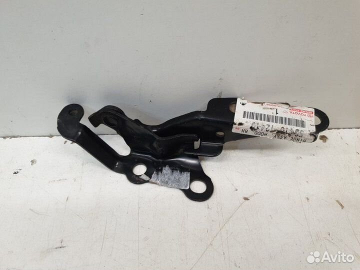 Петля Капота правая Toyota Corolla E120 2001-2007