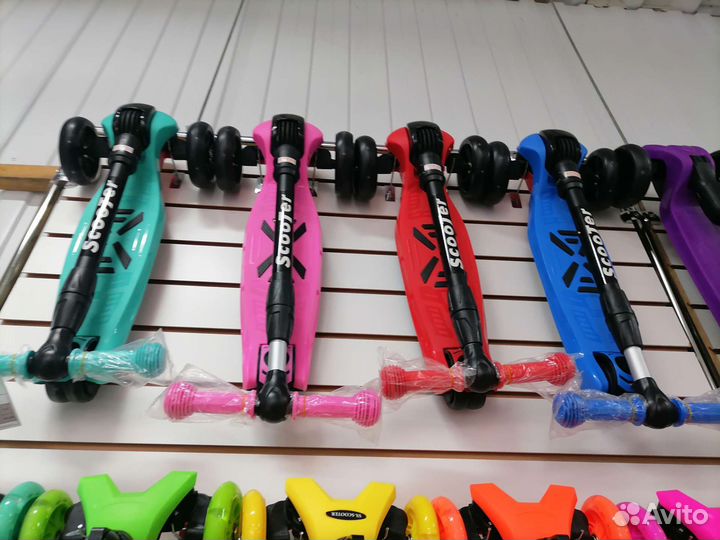 Самокат детский трехколесный новый