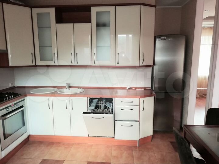2-к. квартира, 65 м², 4/9 эт.
