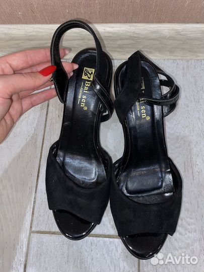 Продам женские туфли