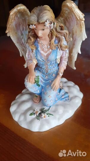 Статуэтка,Ангел мира
