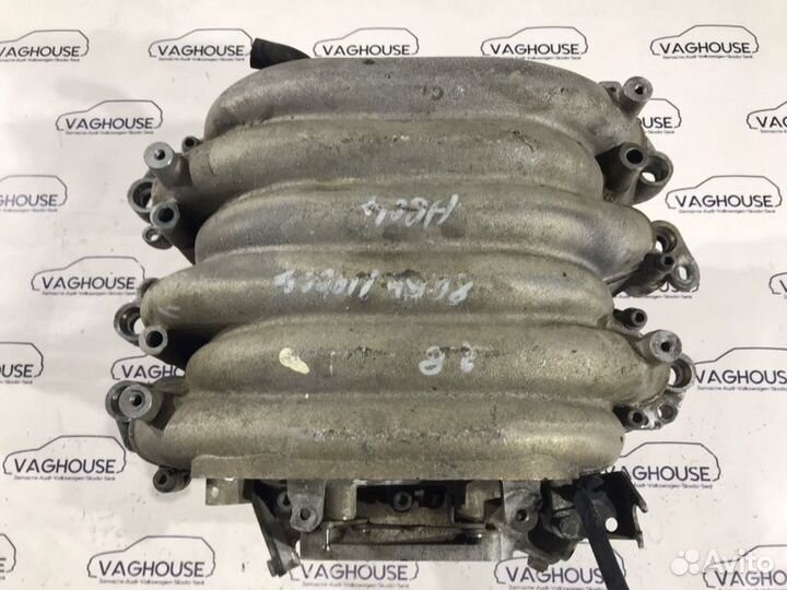 Коллектор впускной Audi 80 B4 2.6 1994