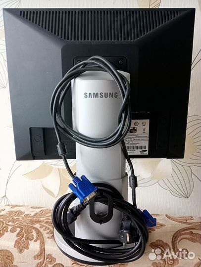 Монитор Samsung SyncMaster 740N