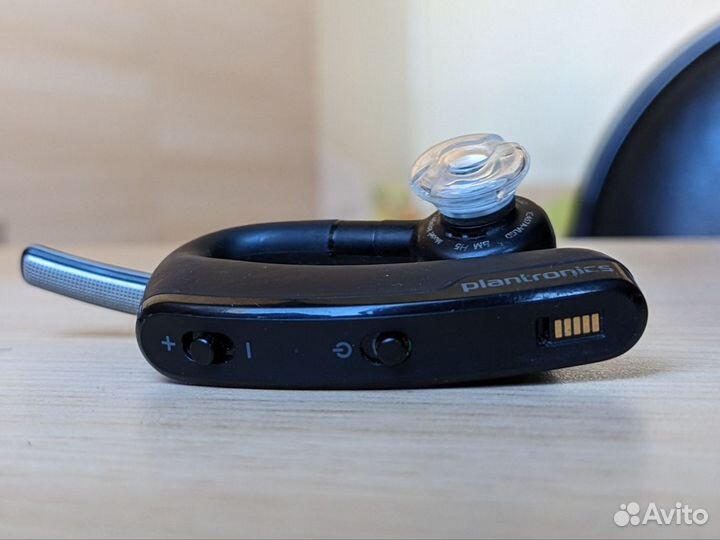 Беспроводная гарнитура plantronics voyager 5200