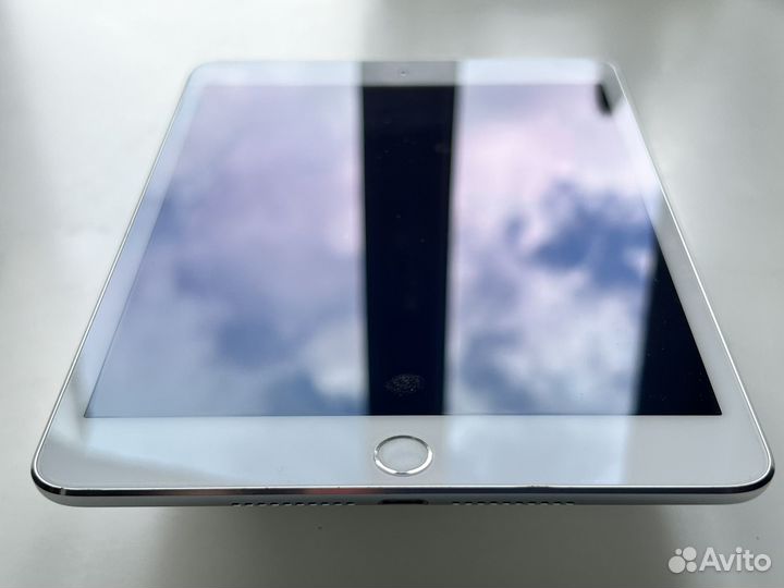 iPad mini 4 32GB Wi-Fi White, в новом состоянии