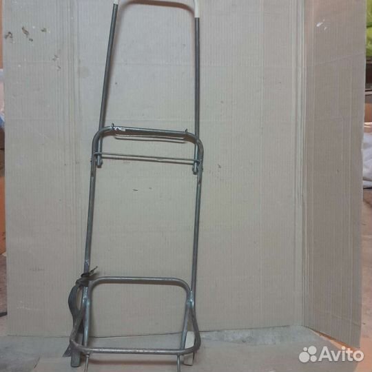 Подставка под сумки