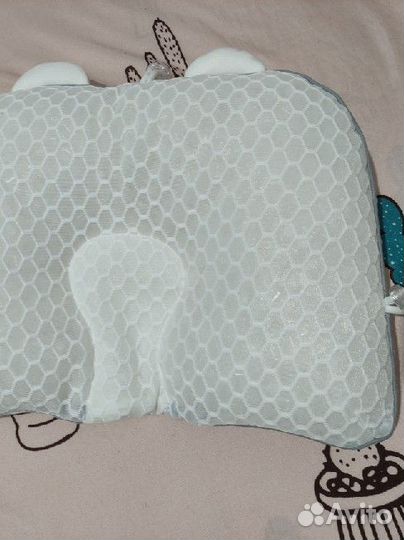 Анатомическая подушка для новорожденных