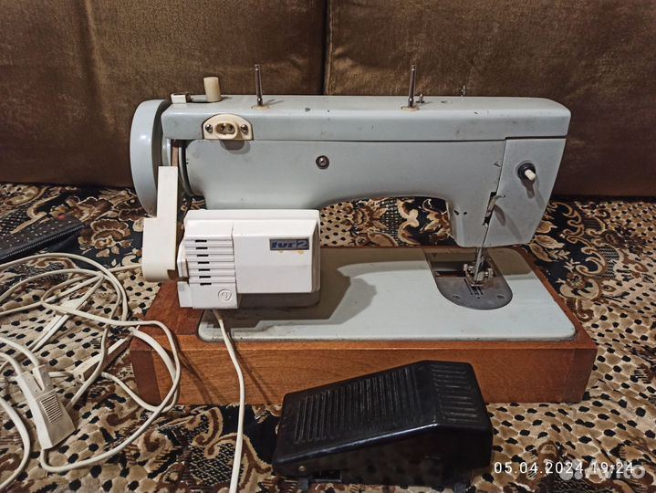 Швейная машина Подольск 142