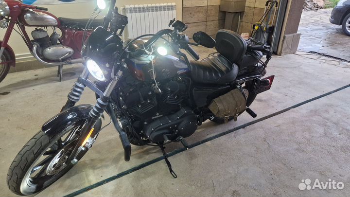 Harley davidson sportster iron 1200