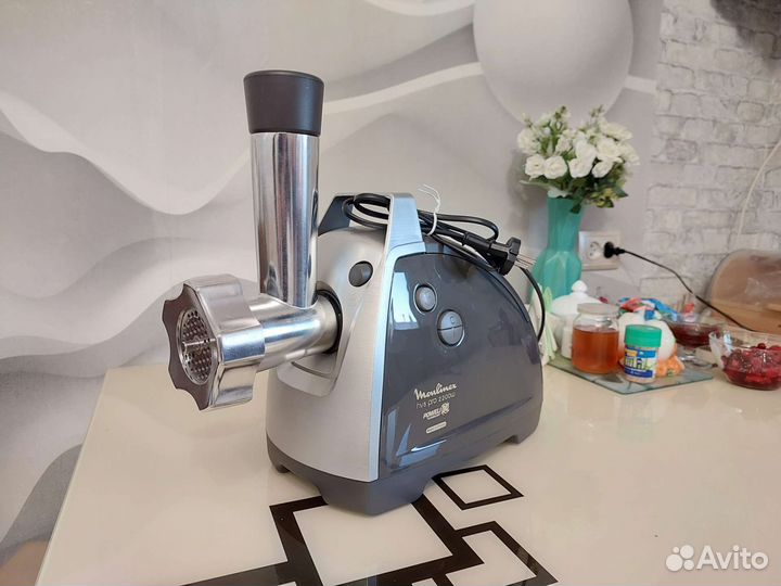 Электромясорубка Moulinex HV8 ME688832