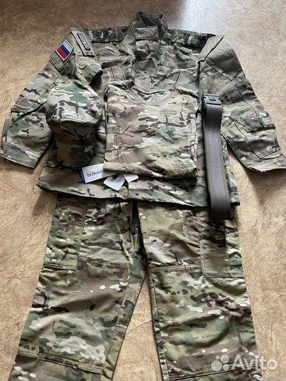 Комуфляжный костюм и обмундирование