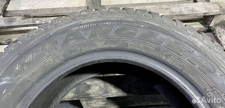 Goodyear Wrangler All-Terrain Adventure With Kevlar 245/65 R17