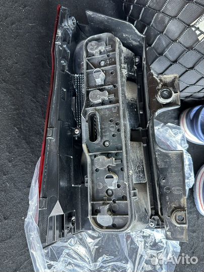 Фонарь задний правый mercedes W447