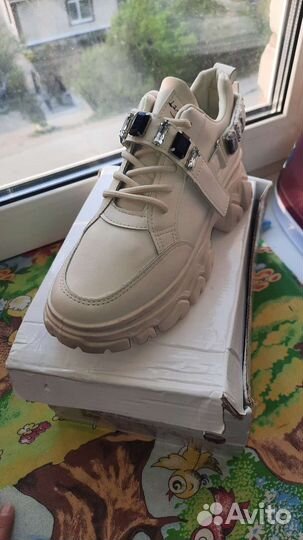 Кроссовки 37 и 38