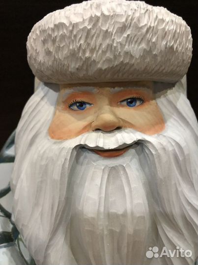 Дед мороз резной из дерева